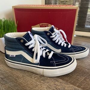 VANS - Sk8-Hi Pro - Men’s Classic High Top Skate Shoe